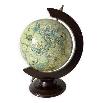Globe terrestre vintage au style ancien