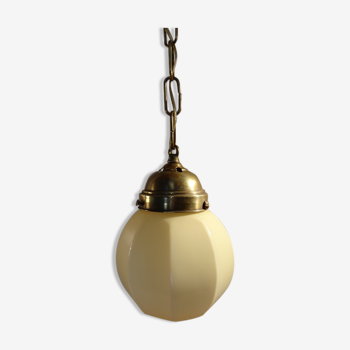 Suspension Deco with a beautiful yellow glass globe