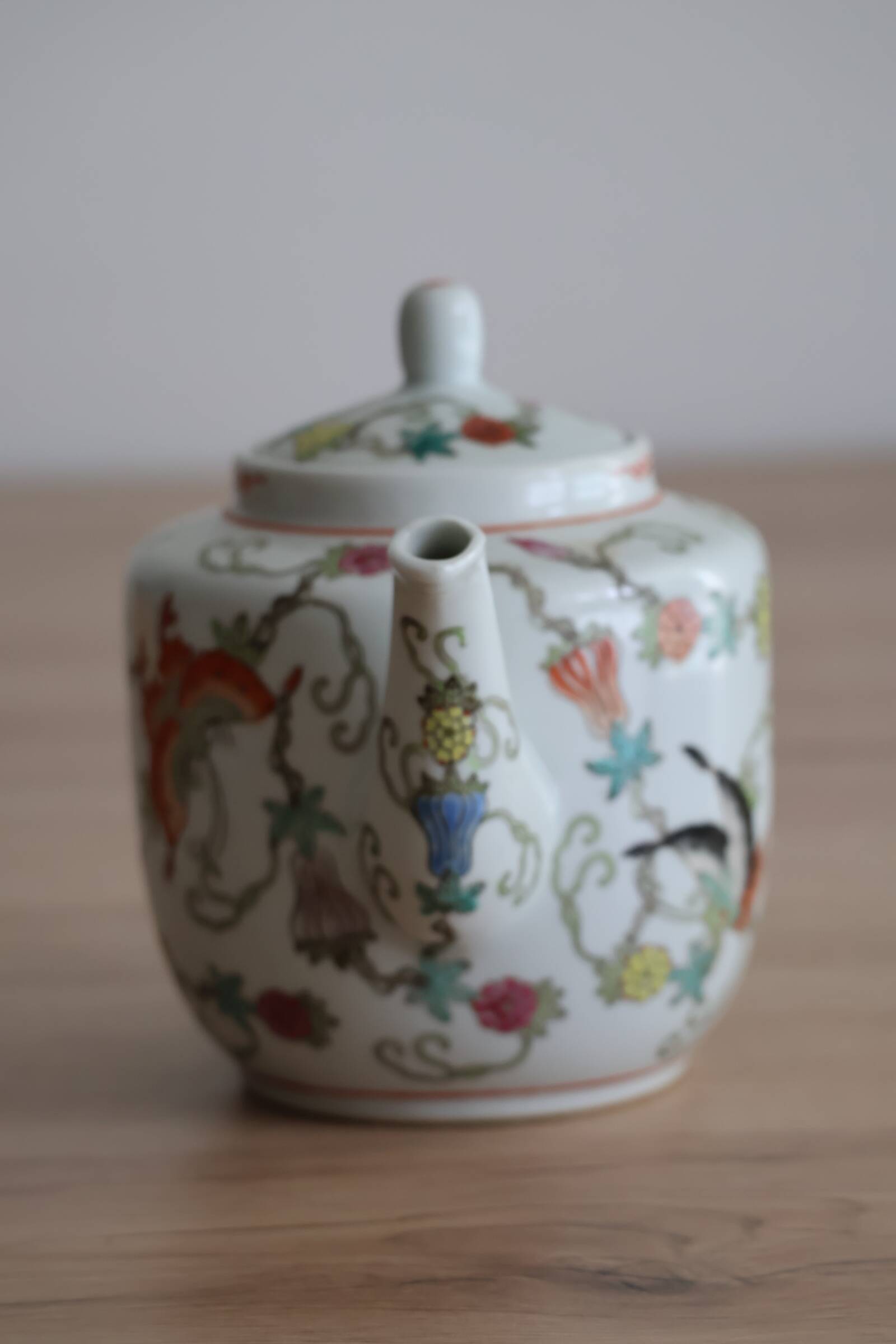 Chinese hand painted teapot Jingdezhen