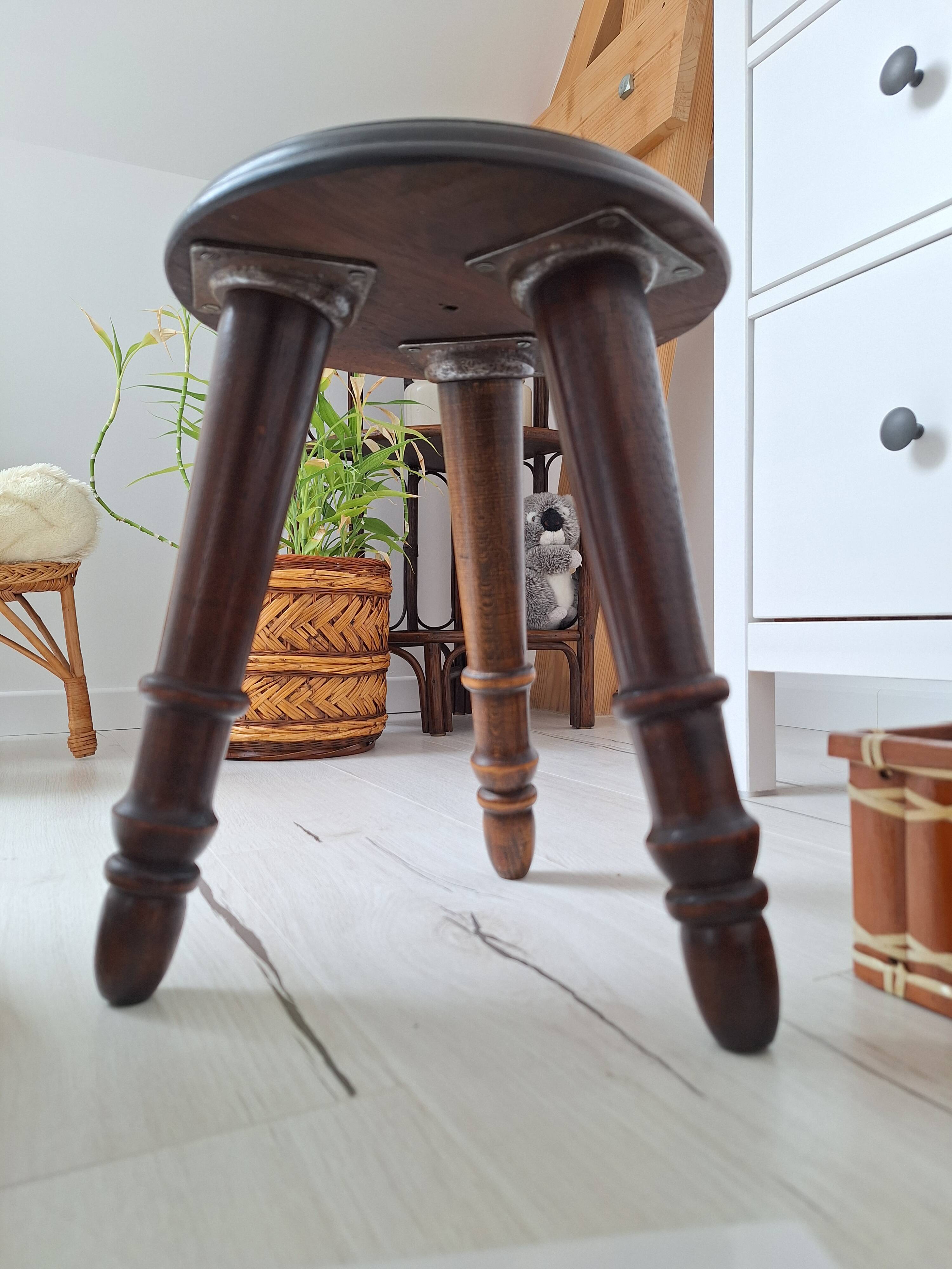 Vintage tripod stool