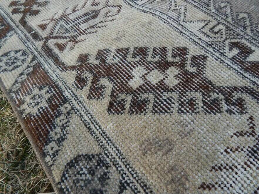 Vintage handmade Turkish rug 120x200 cm
