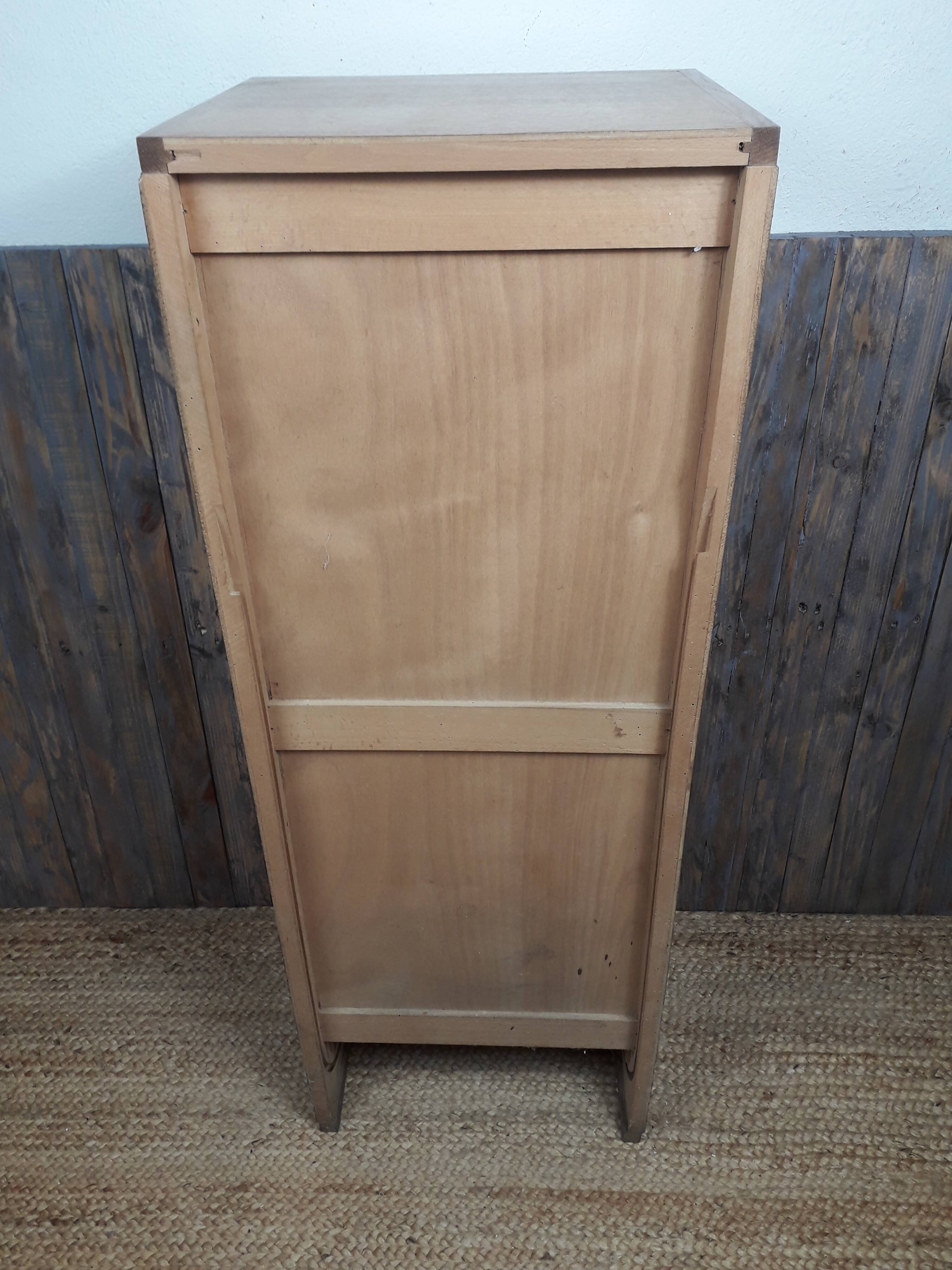 Curtain filing cabinet