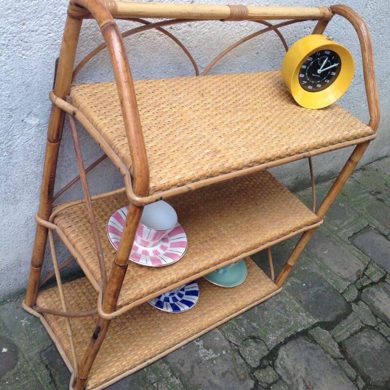 Shelf rattan