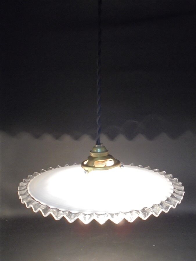 Hanging lamp in opaline
