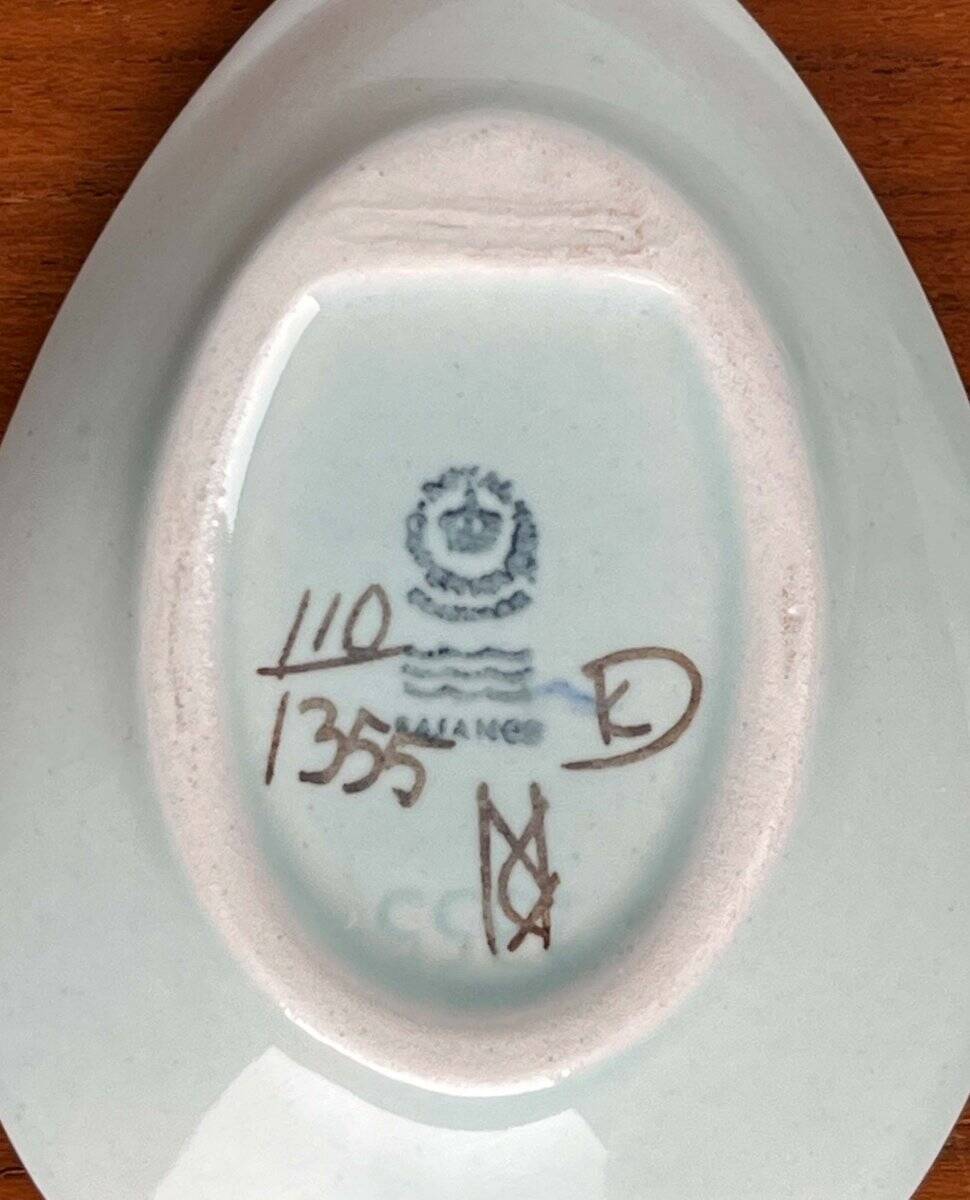 Small oyster or Danish sauce plates from the mid-century by Beth Breyen for Royal Copenhagen, set of 4.