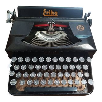 Machine à écrire ancienne Erika Naumann des années 40