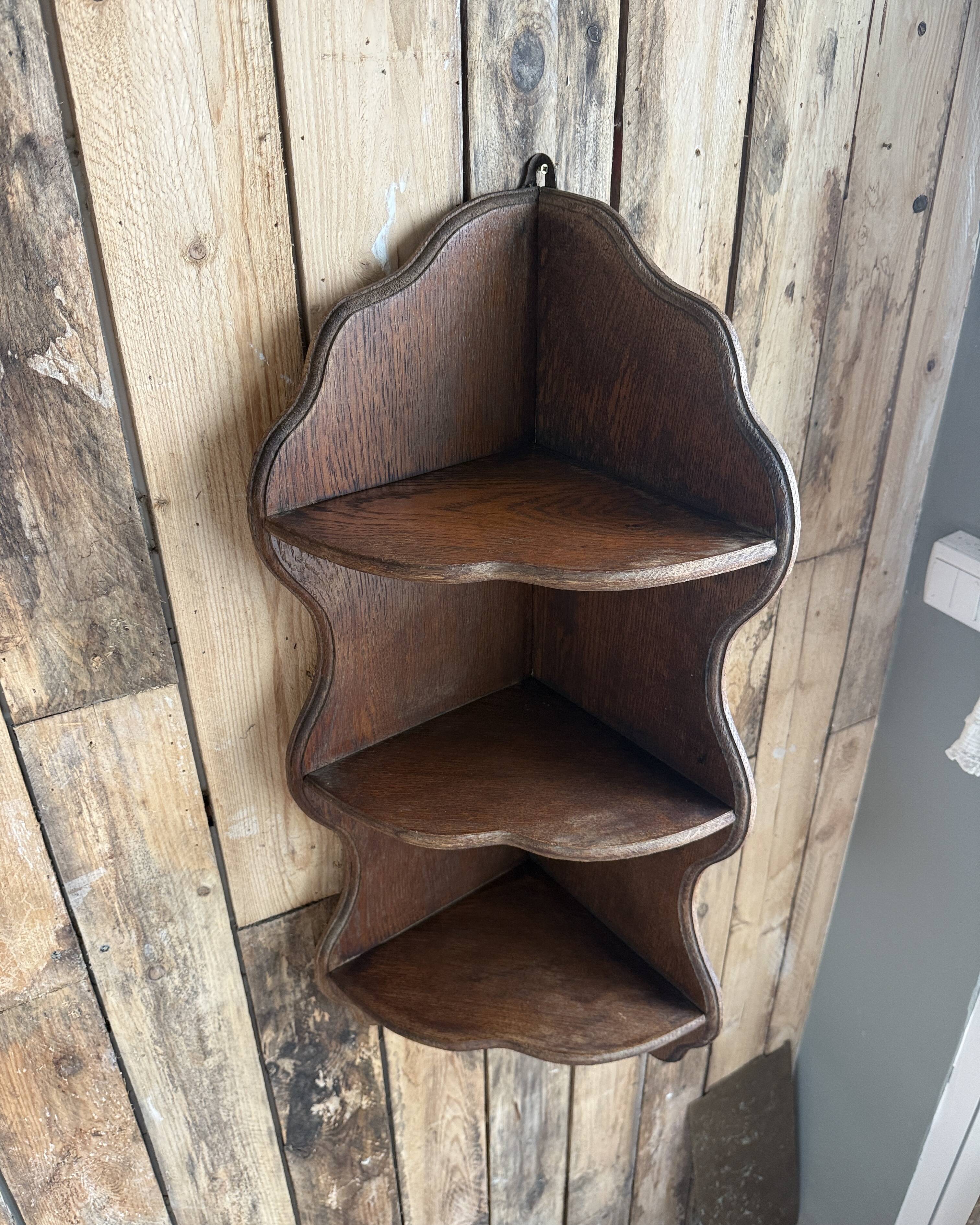 Old corner shelf in solid oak