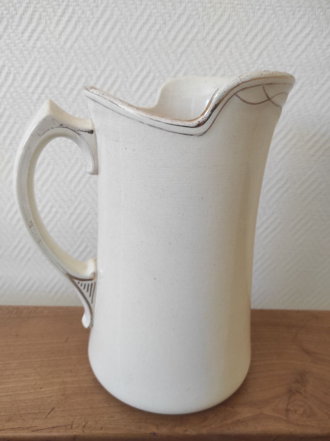 Old earthenware jug Moulin des Loups/Hamage north