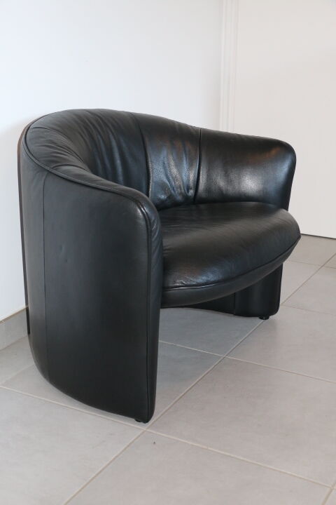 2 armchairs swann black leather