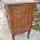 Petite commode en Marqueterie à Ressaut central Époque XIX eme siècle