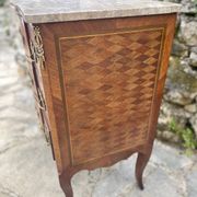 Small marquetry chest of drawers with central projection, 19th century period