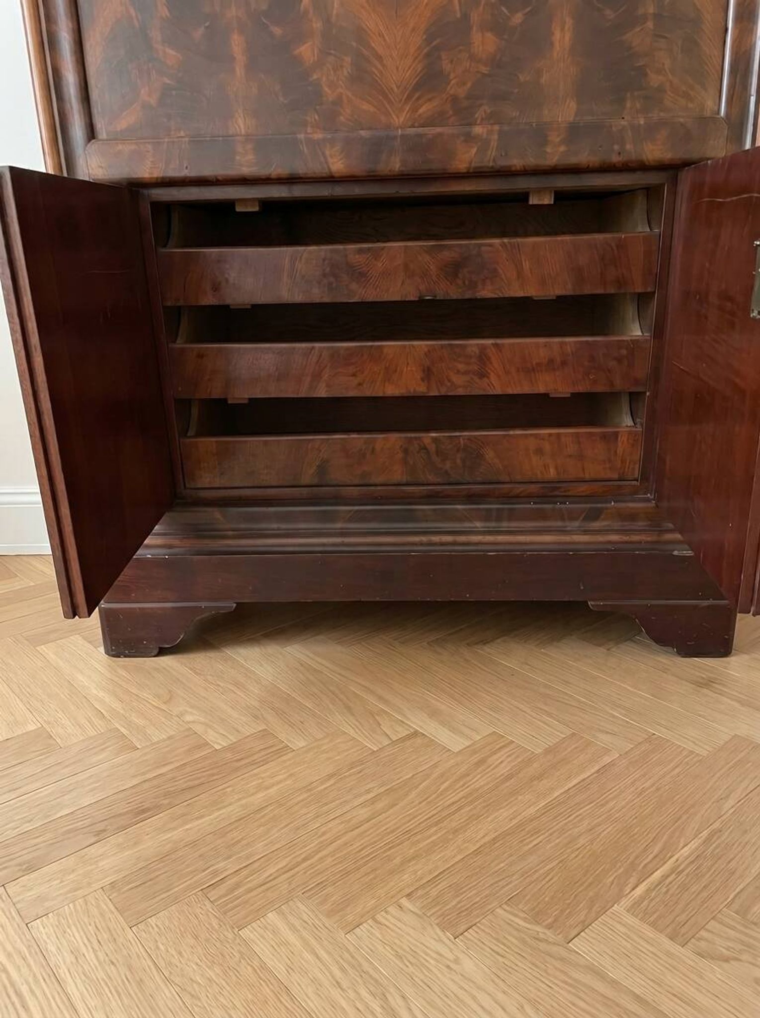 Secrétaire ancien en bois et marbre