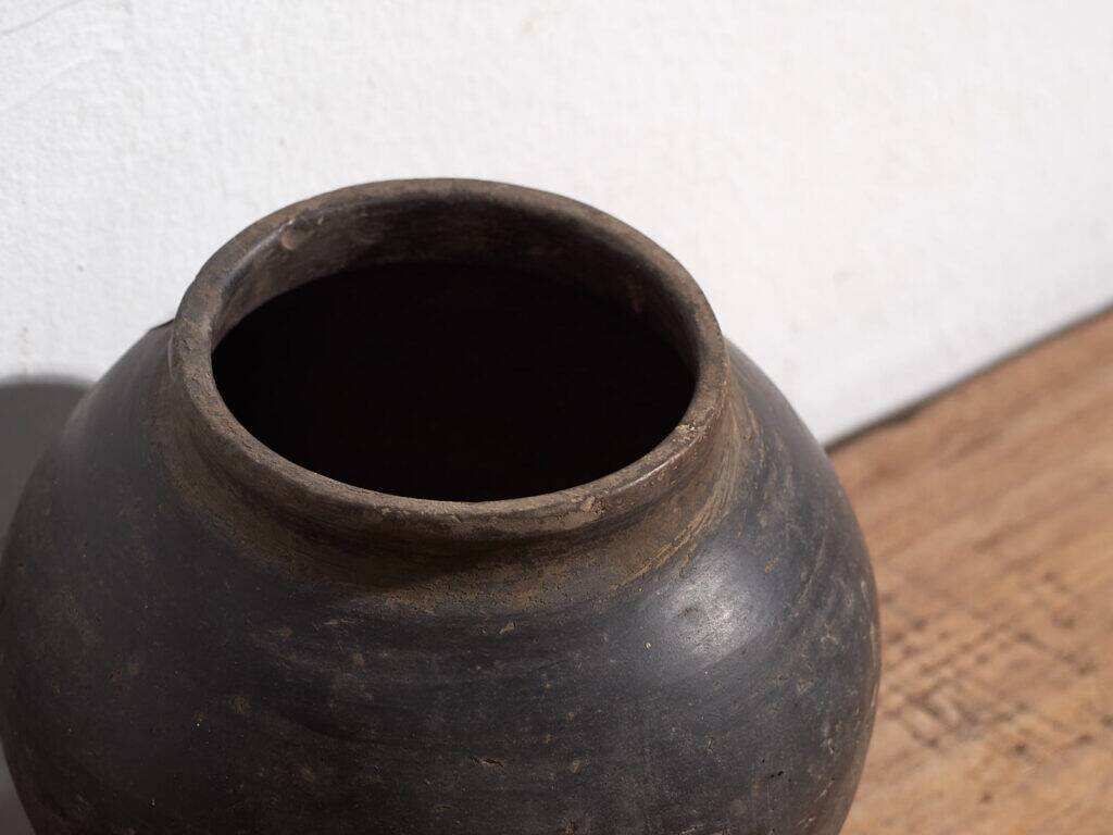 Small antique vase in dark tones (c.1900) #16