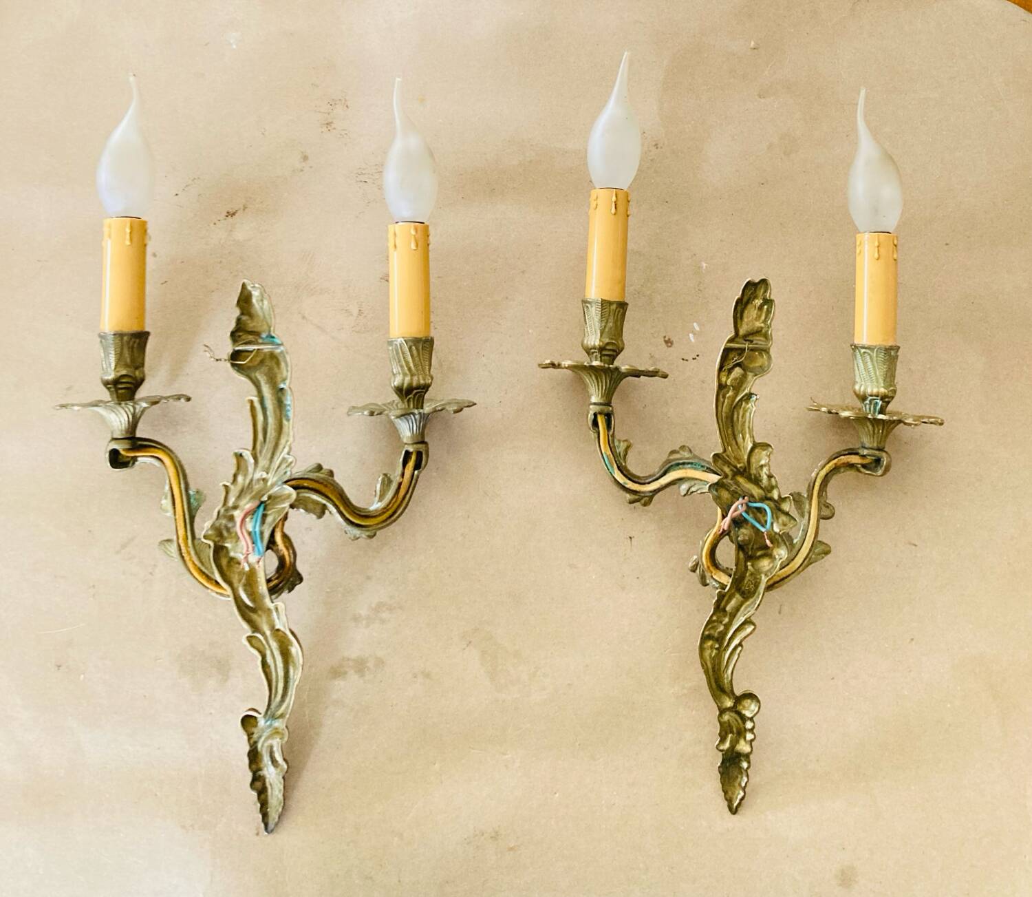 Louis XV style wall sconces in gilt bronze with undulating arms
