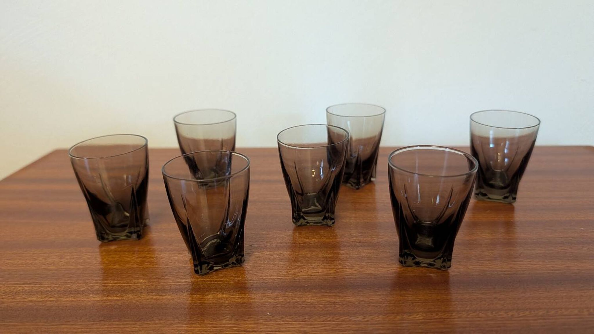 verres digestif fumé années 70 base carrée