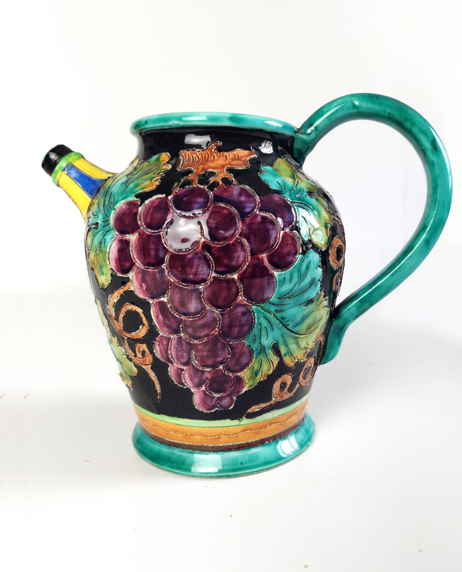 Lot of vases and carafes in earthenware and ceramic.