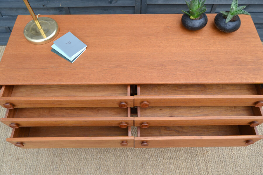 Commode en teck par Meredew * 132 cm