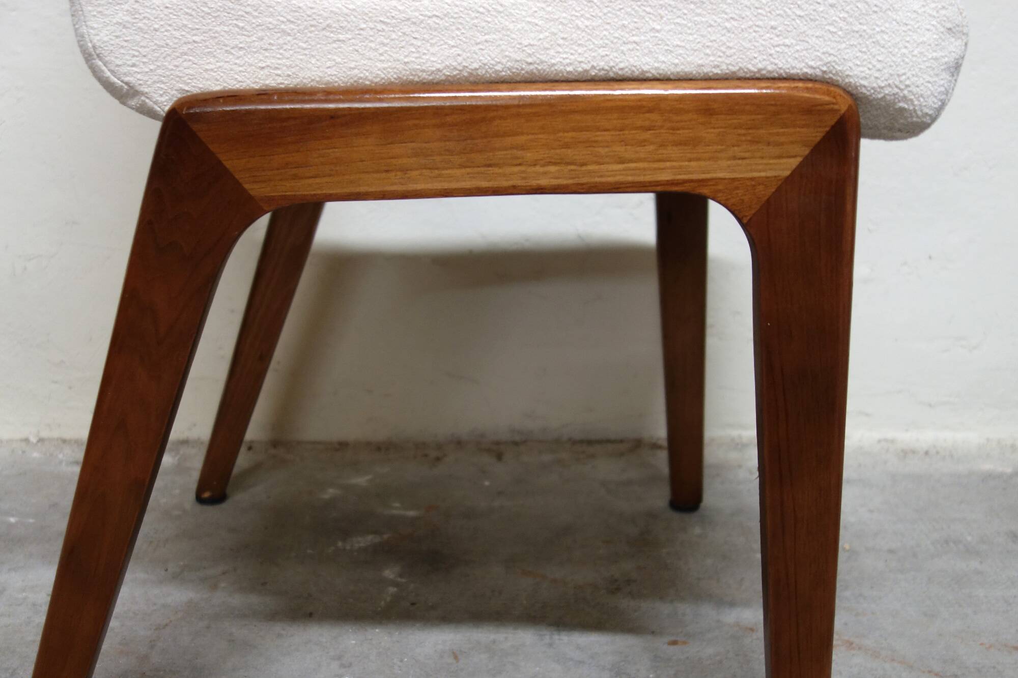 Paire de chaises scandinaves restaurées années 70