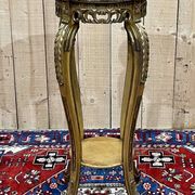 Sellette en bois doré et dessus marbre - fabrication des années 70