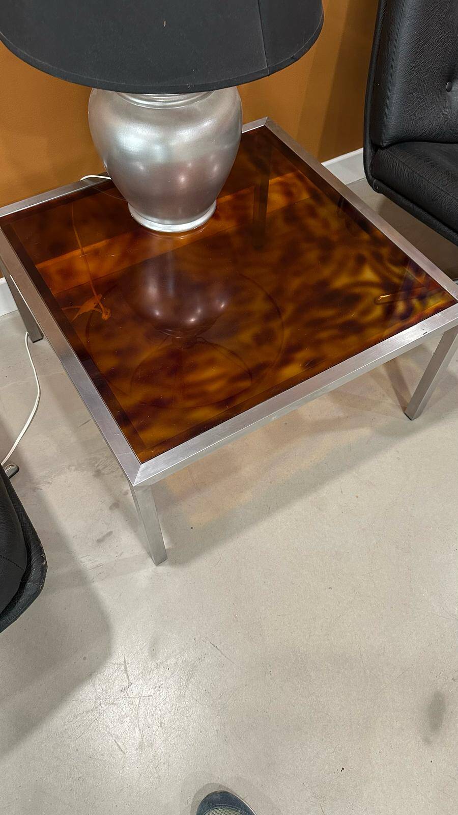 Table basse, d'appoint vintage en lucite