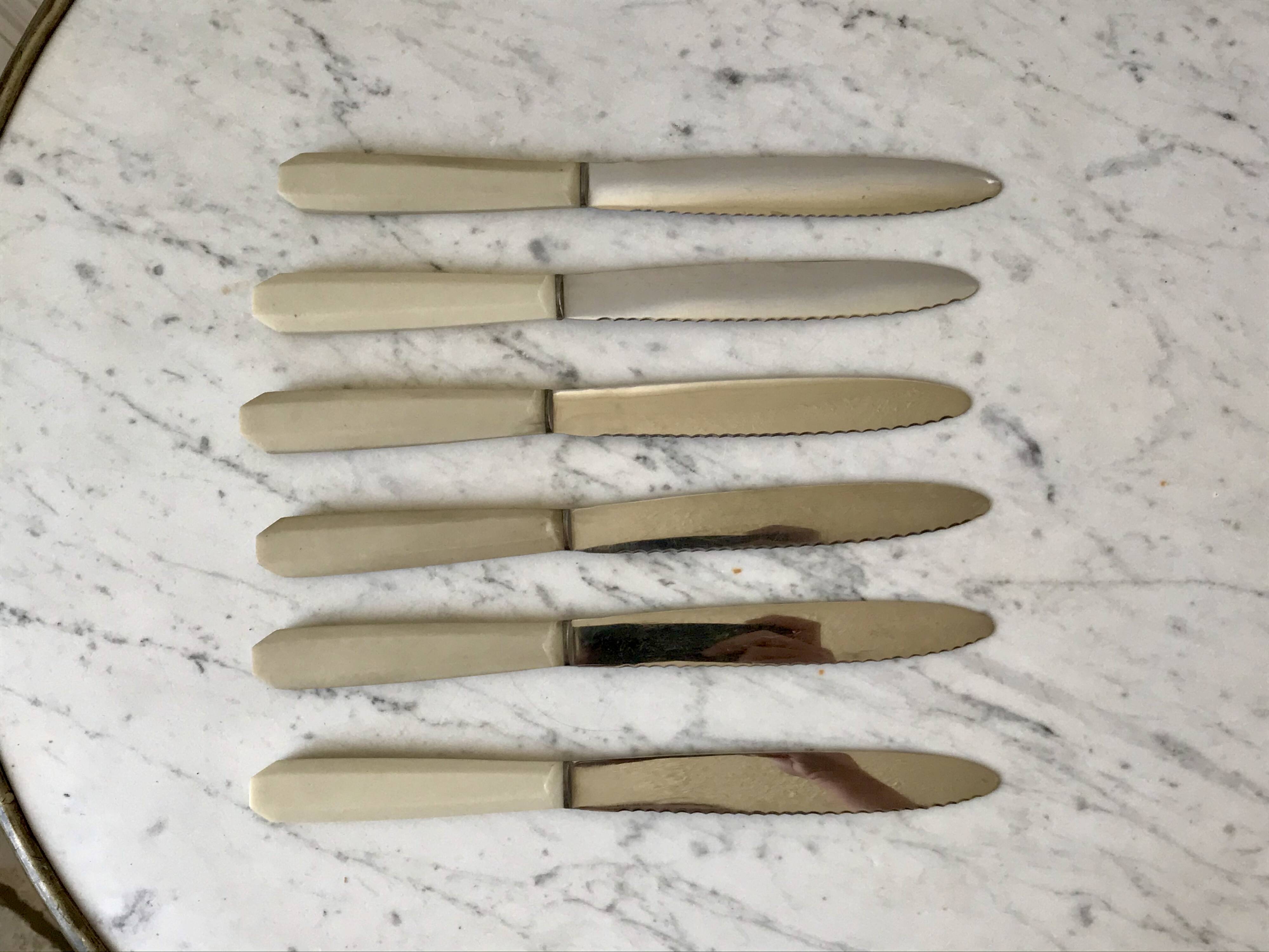 set of 6 white bakelite knives from the 60s