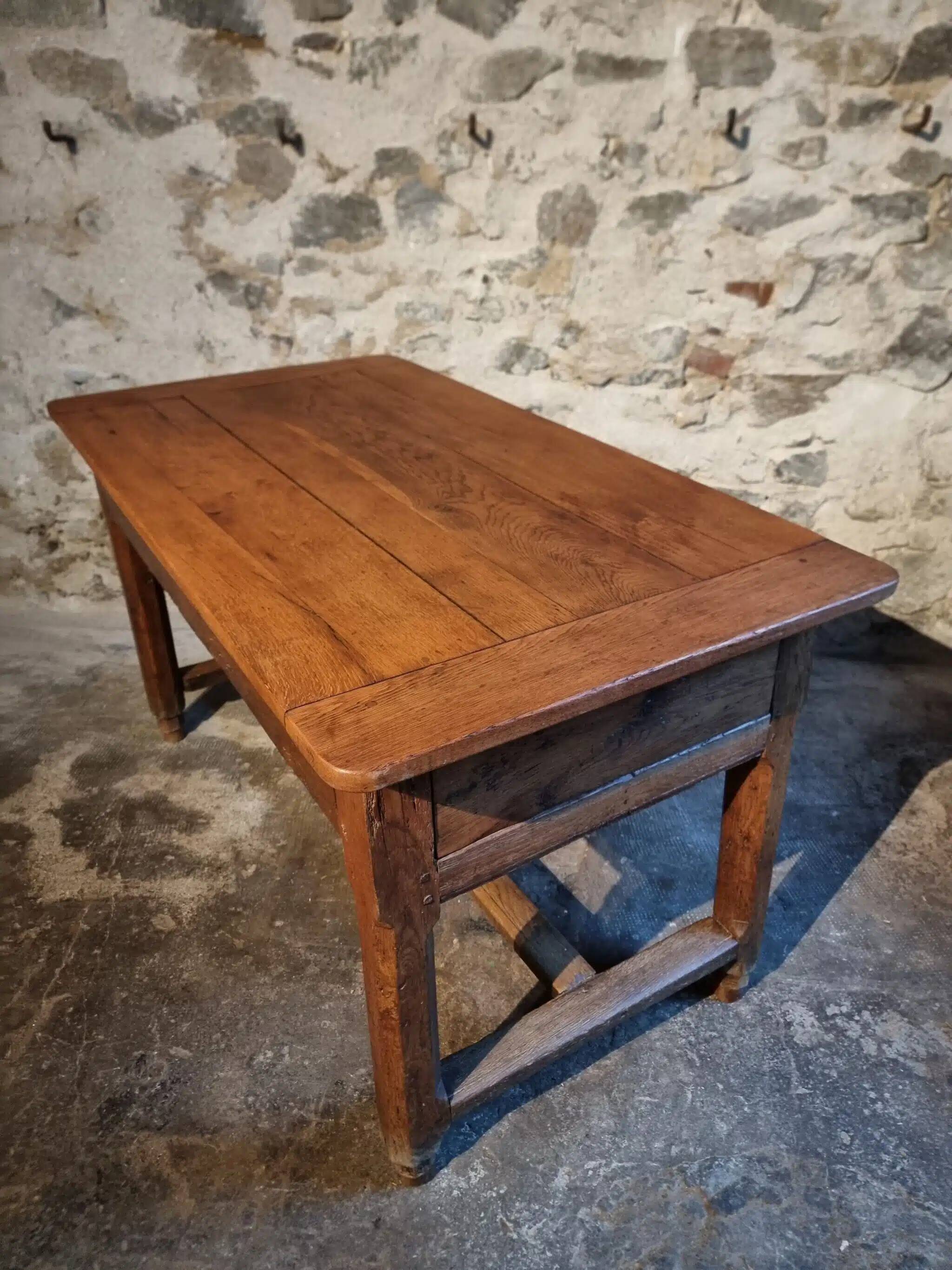 Rustic old oak table – Early 19th century
