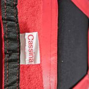 Suite de 6 chaises Cassina en cuir rouge
