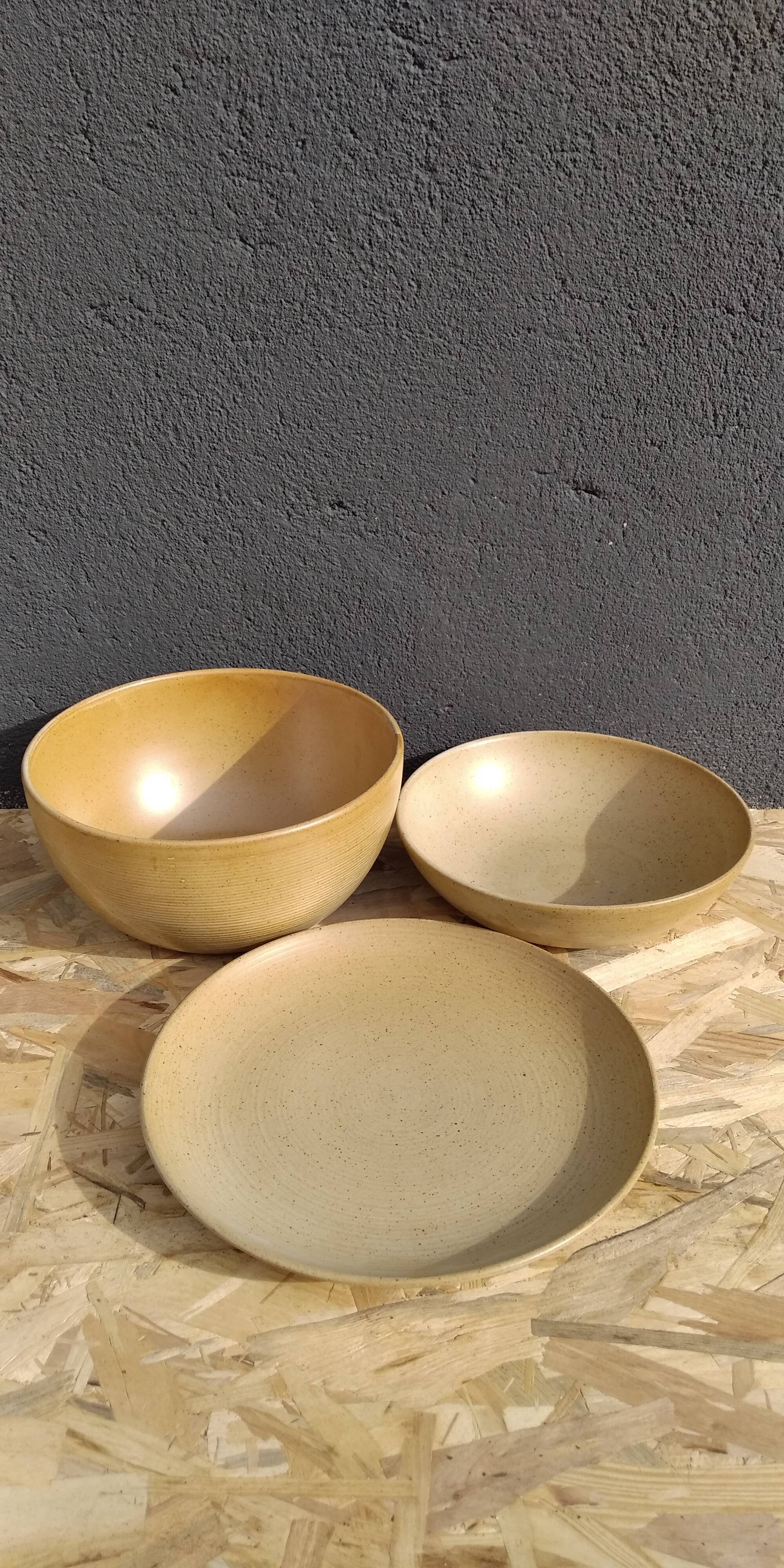 3 courses/salad bowls Grès Village France