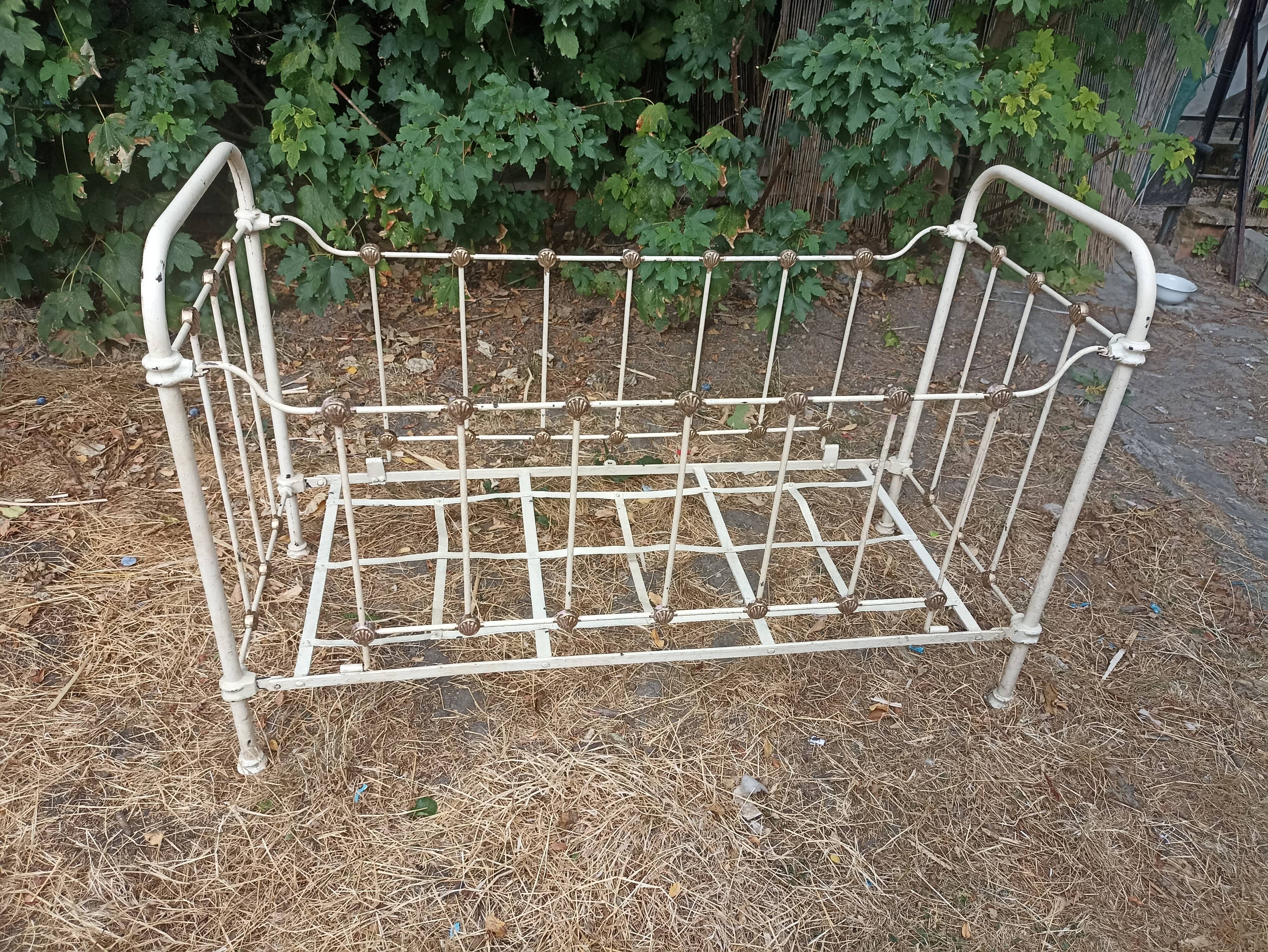 wrought iron bed