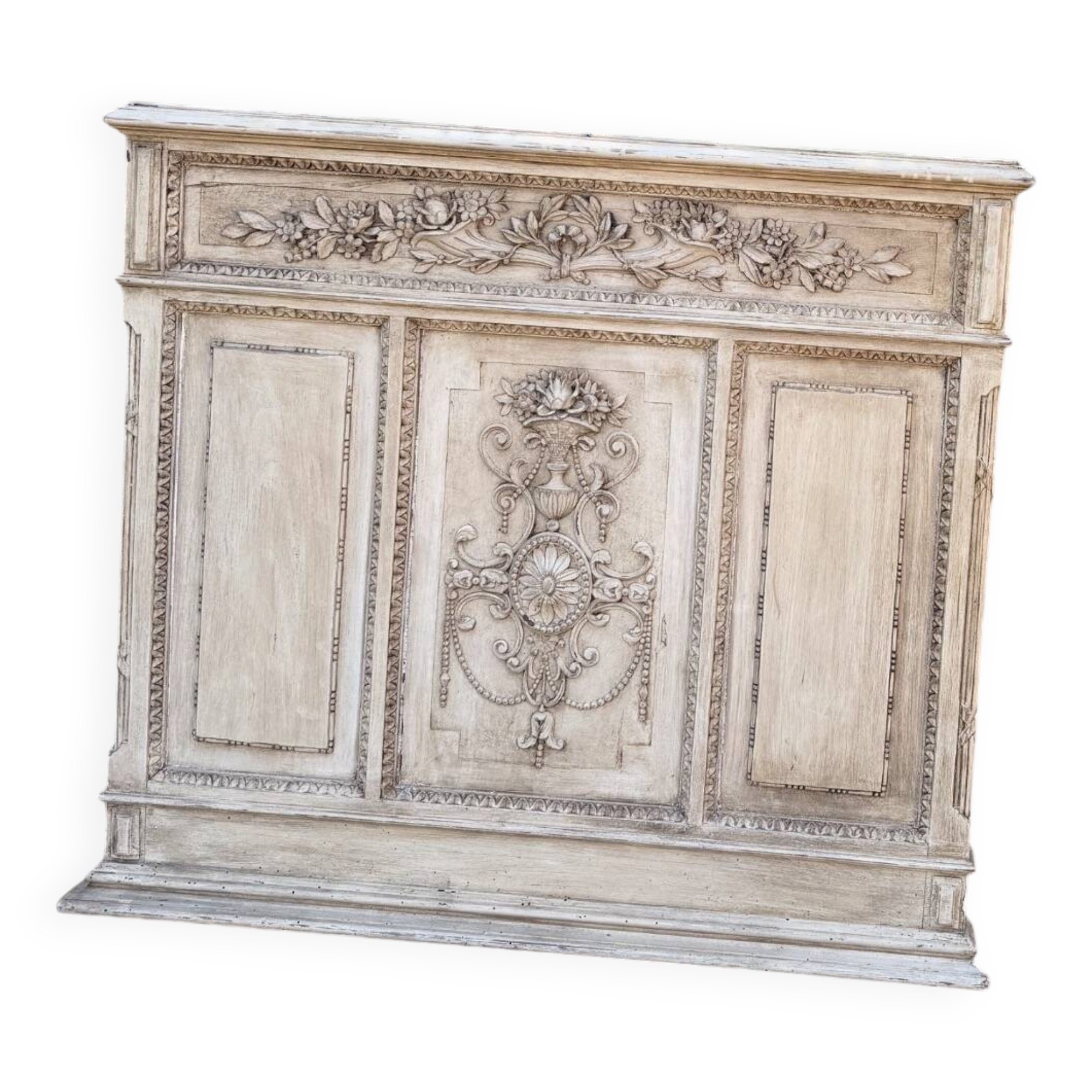 Antique carved wood panelling – Louis XVI style – Floral decoration