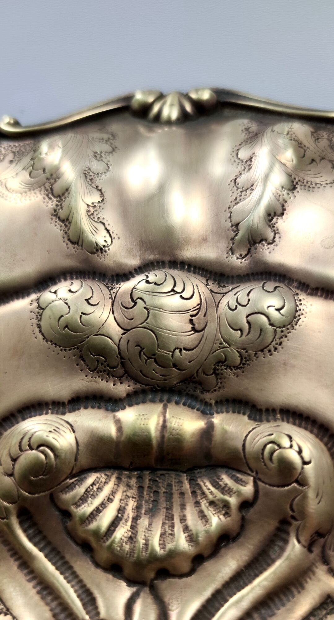 Vintage chiseled and embossed cast bronze centerpiece bowl, Italy