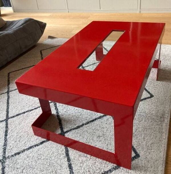 Table basse métal rouge architecte
