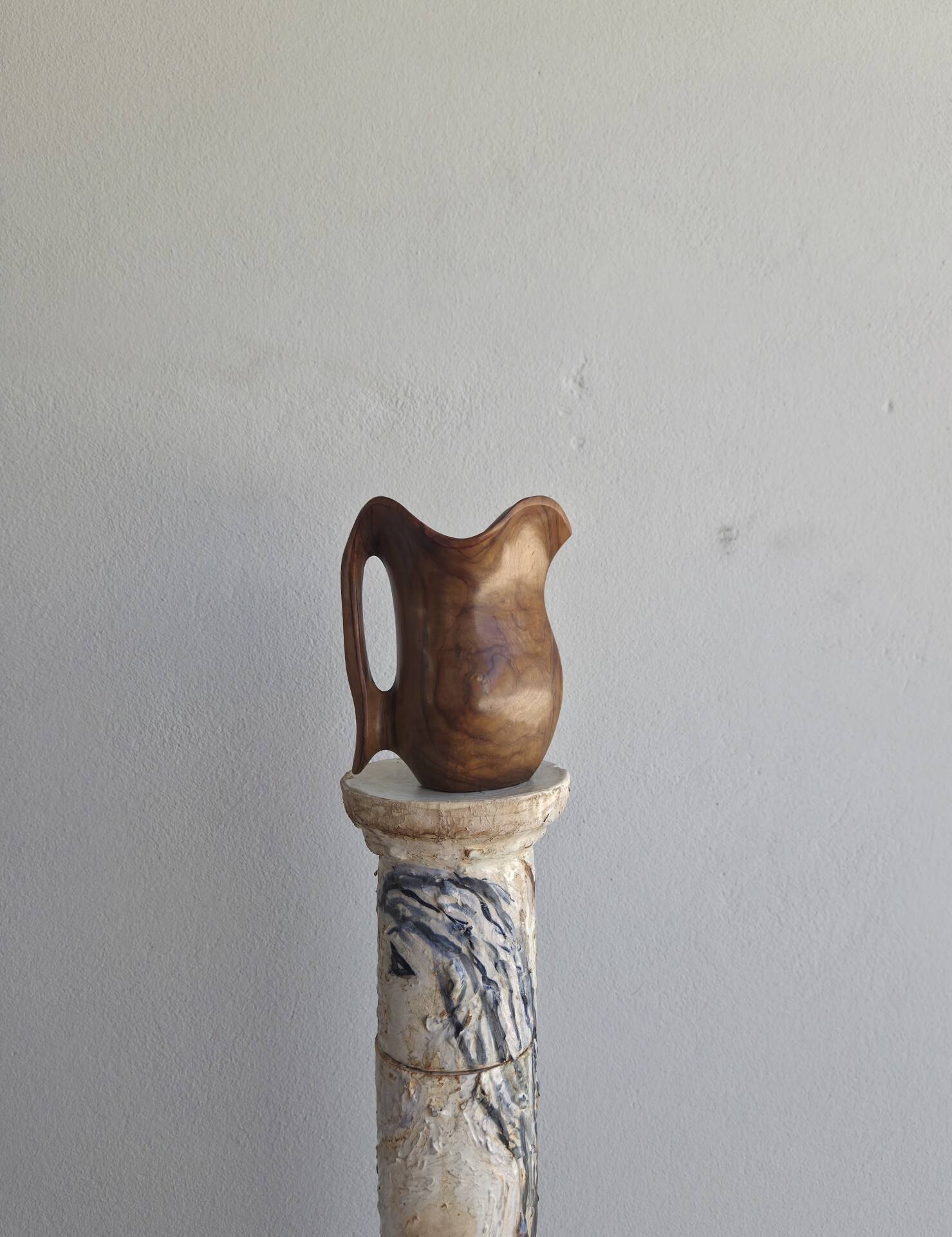 Pichet monoxyle en bois d'olivier