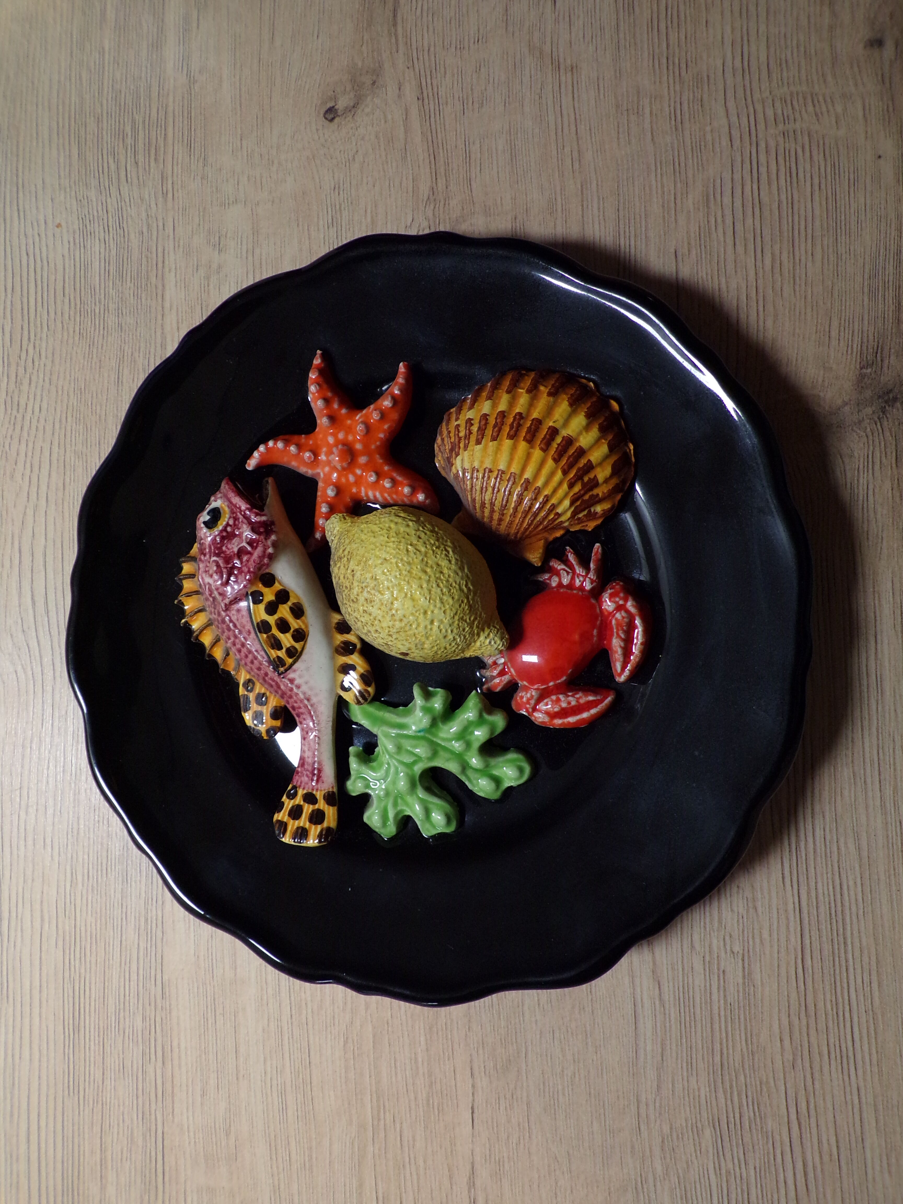 Vintage Vallauris trompe-l'oeil plate
