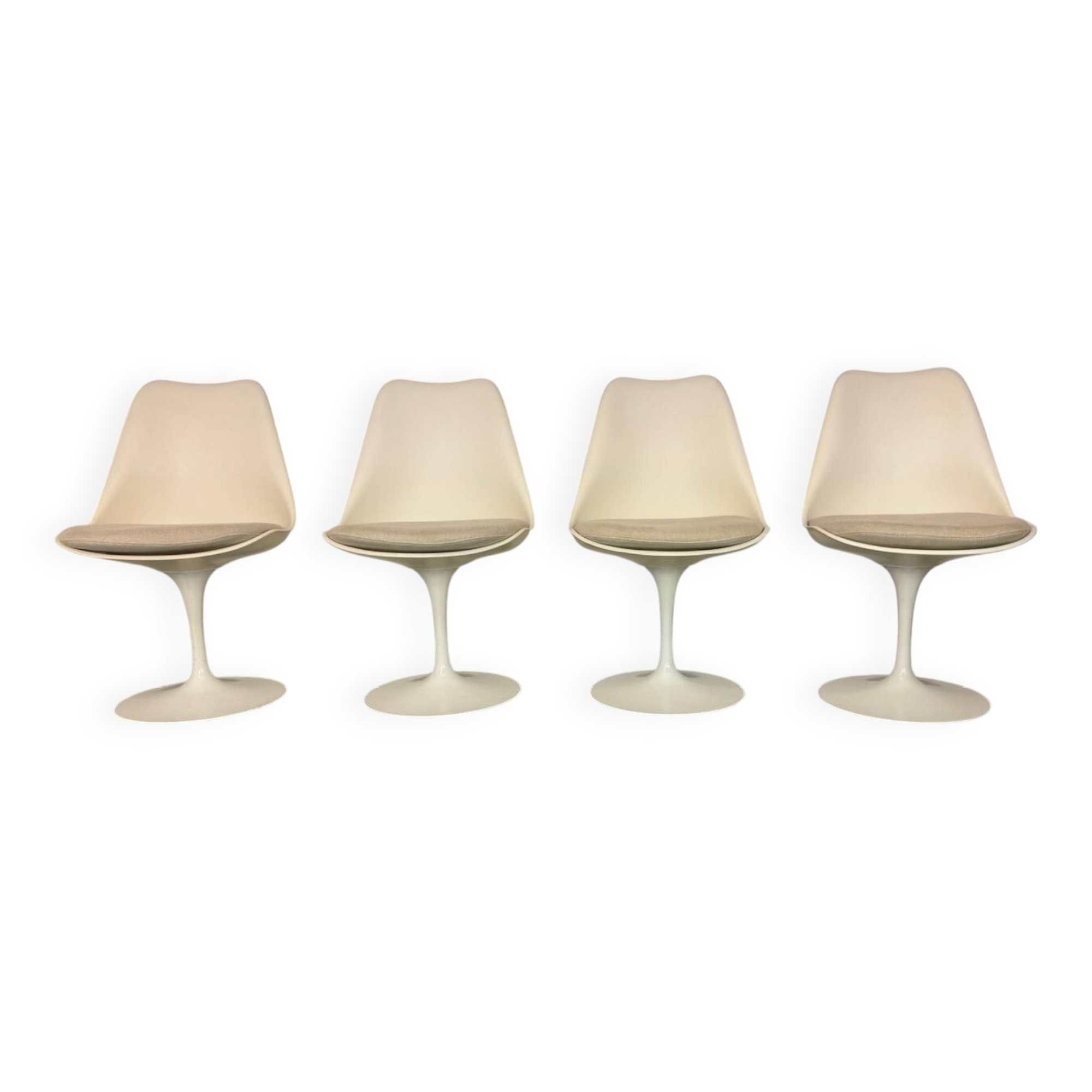 4 Mid-Century Modernist Space Age Tulip Chairs by Eero Saarinen Knoll, 1960s