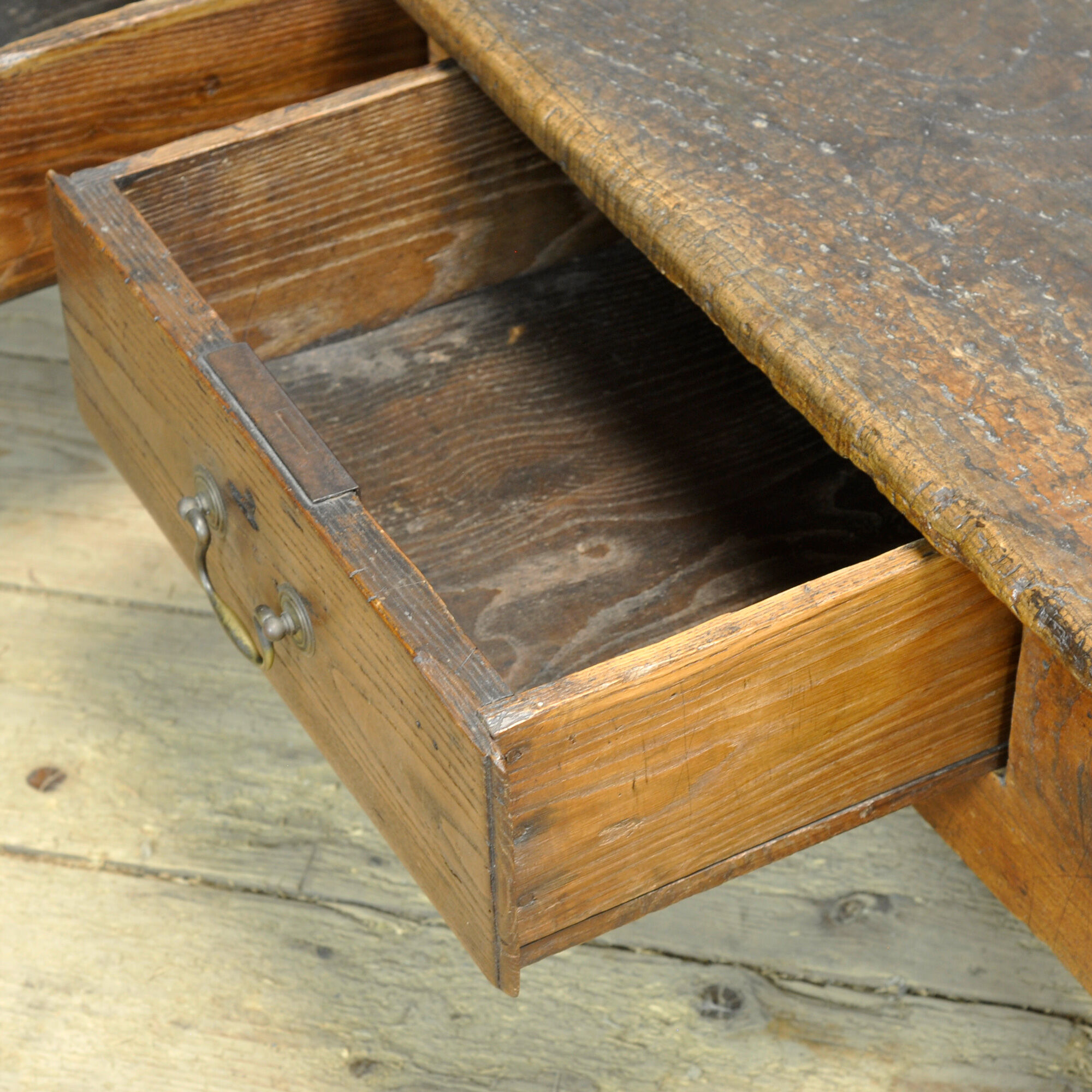 Oak coffee table, circa 1820