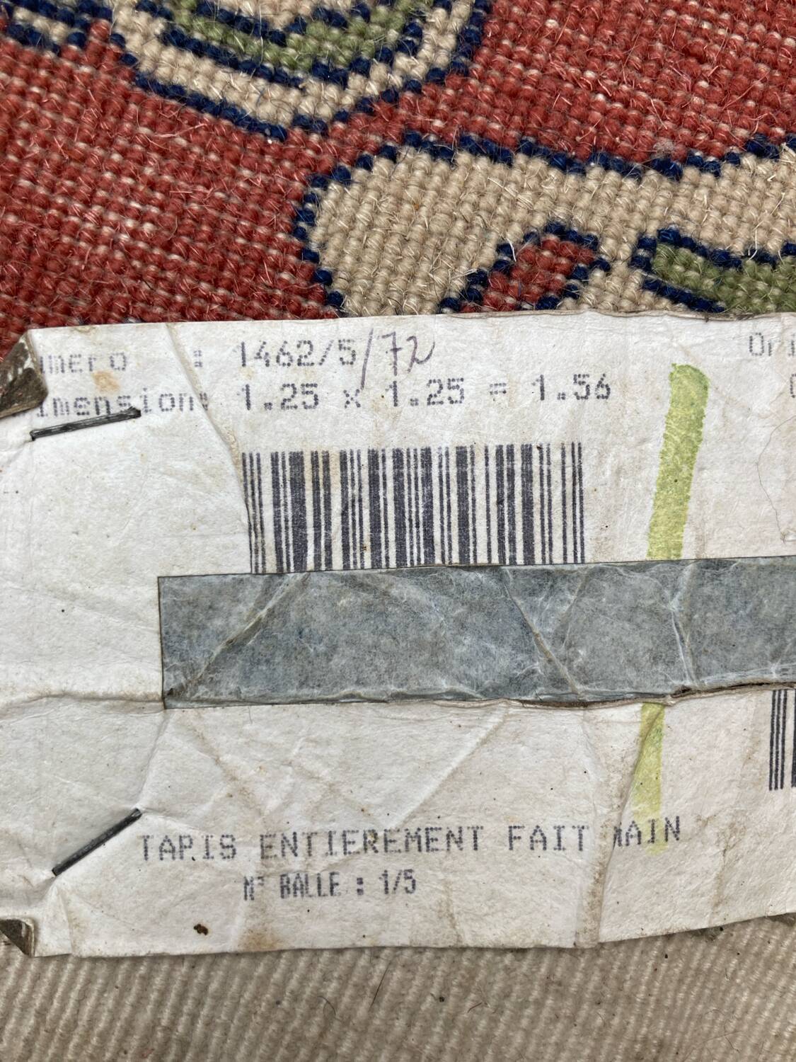 Round sinkiang wool rug