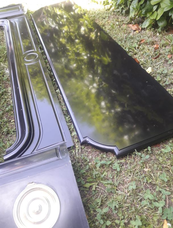 Fireplace XVIII° black marble louis XIV style with narrowed and floor slabs