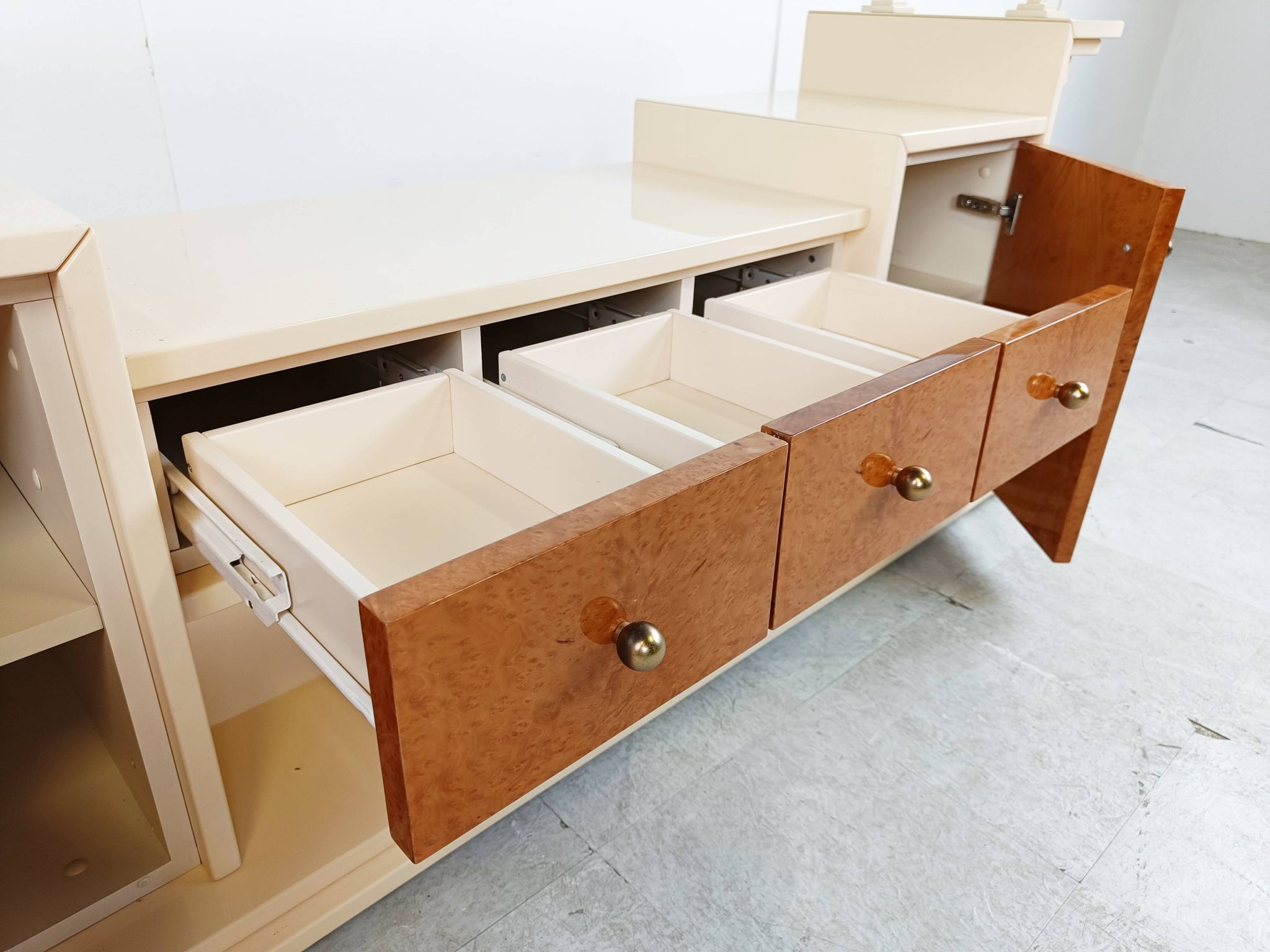 Vintage lacquer and burl wood credenza, 1980s