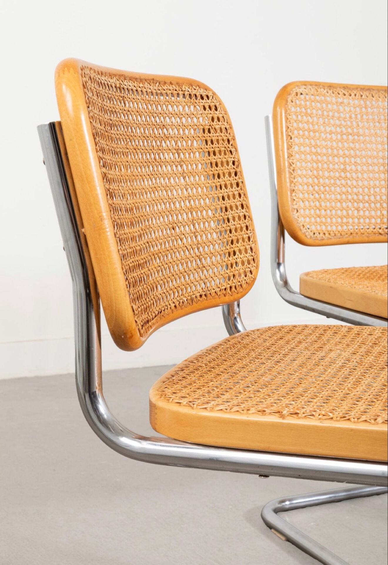 Lot de 4 chaises B32 de Marcel Breuer