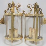 Pair of vestibule suspensions