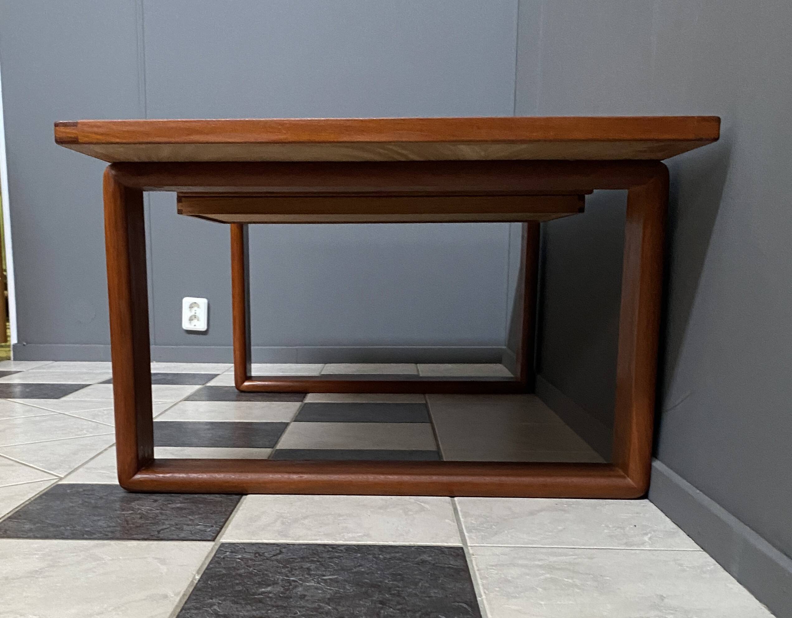 Large Teak coffee table with serving tray 1970s EMC Mobler Denmark