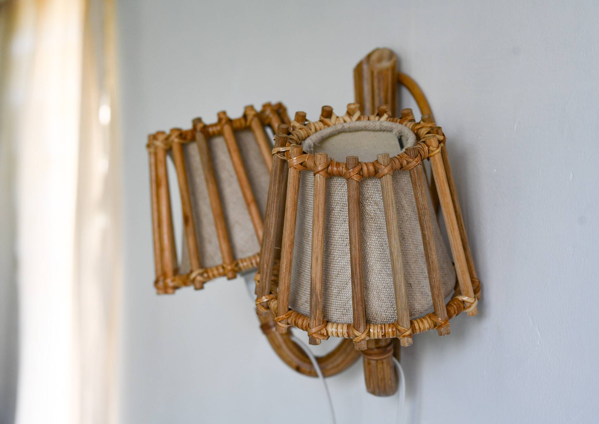 Mid-century Modern scones wall lamp