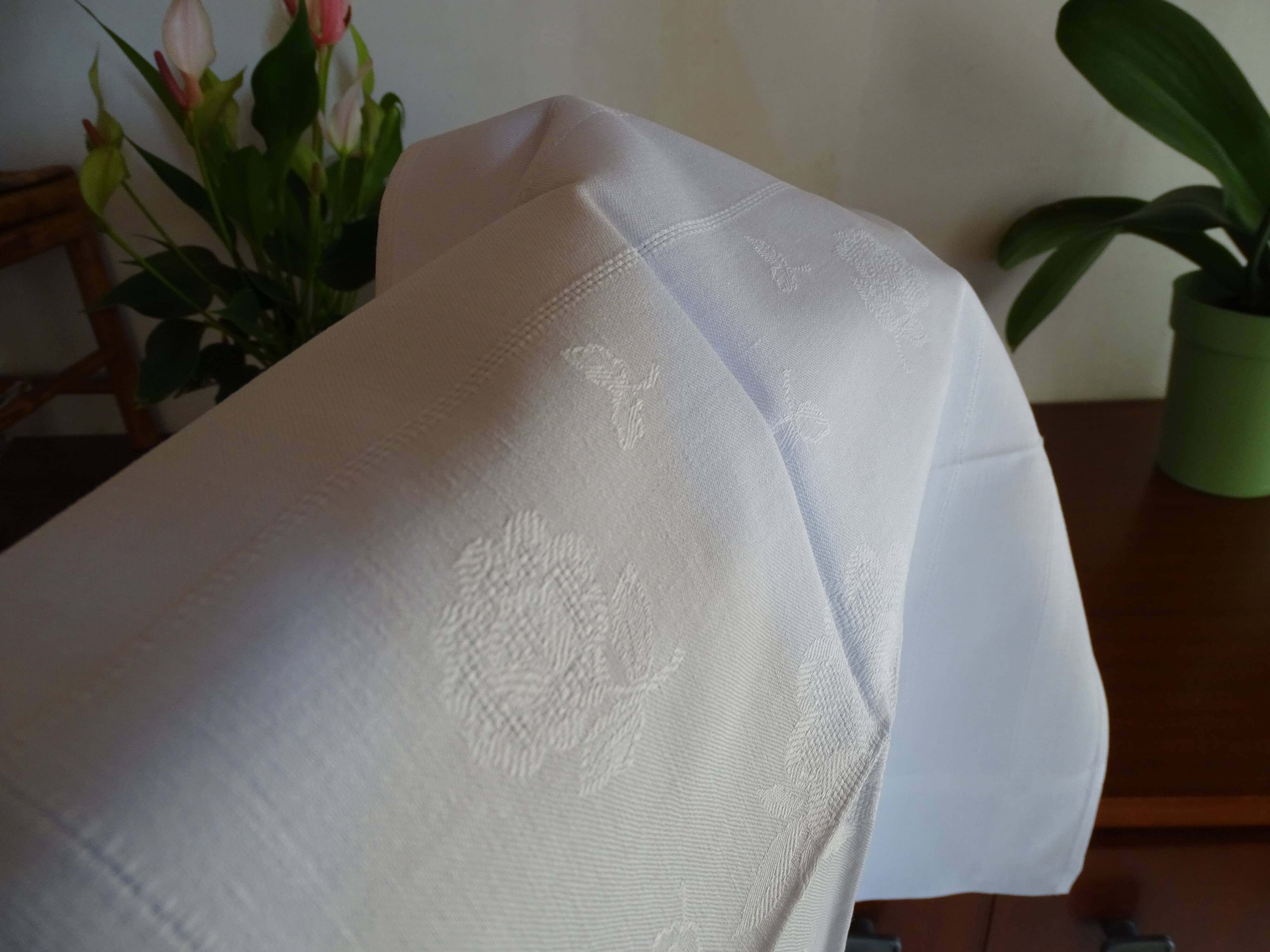 9 cotton napkins damask with flowers 48 x 48 cm