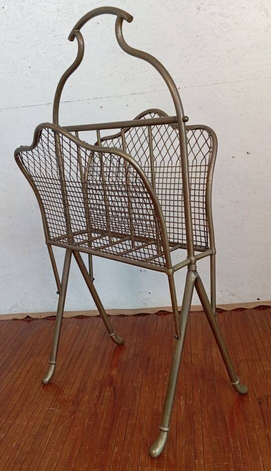 Brass magazine rack in neo-classical style, 20th century.