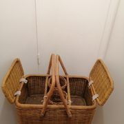 Picnic basket year 1960 vintage wicker