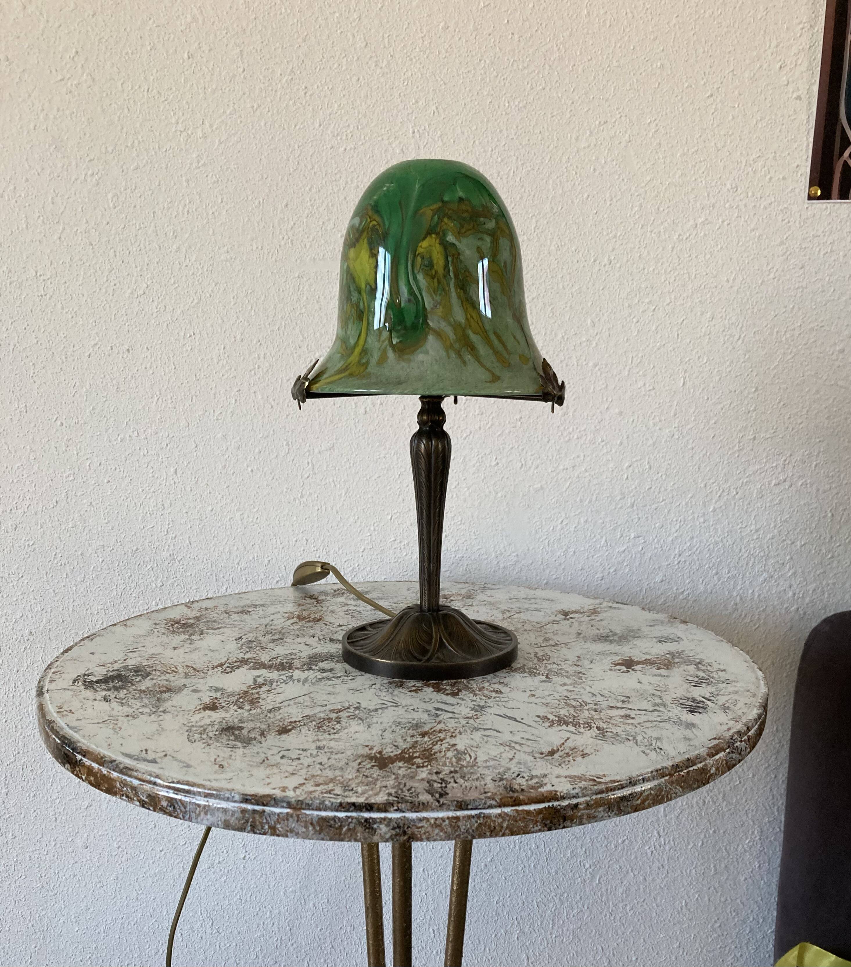 Lampe art nouveau en verre soufflé