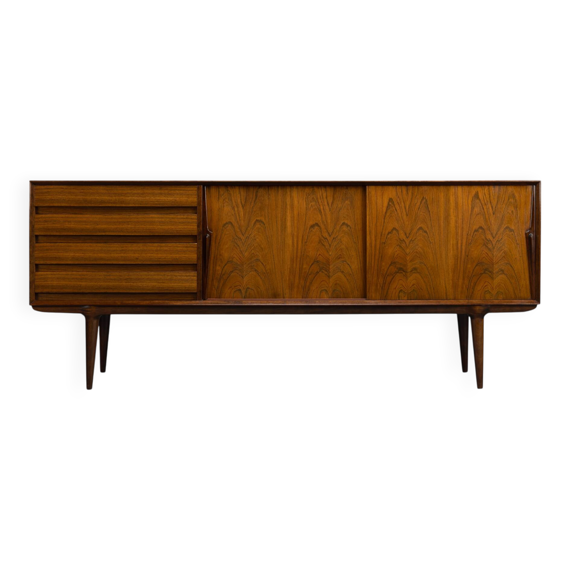 Danish buffet in rosewood, model no. 18, made in Oman by Jun Mobelfabrik, 1960s.