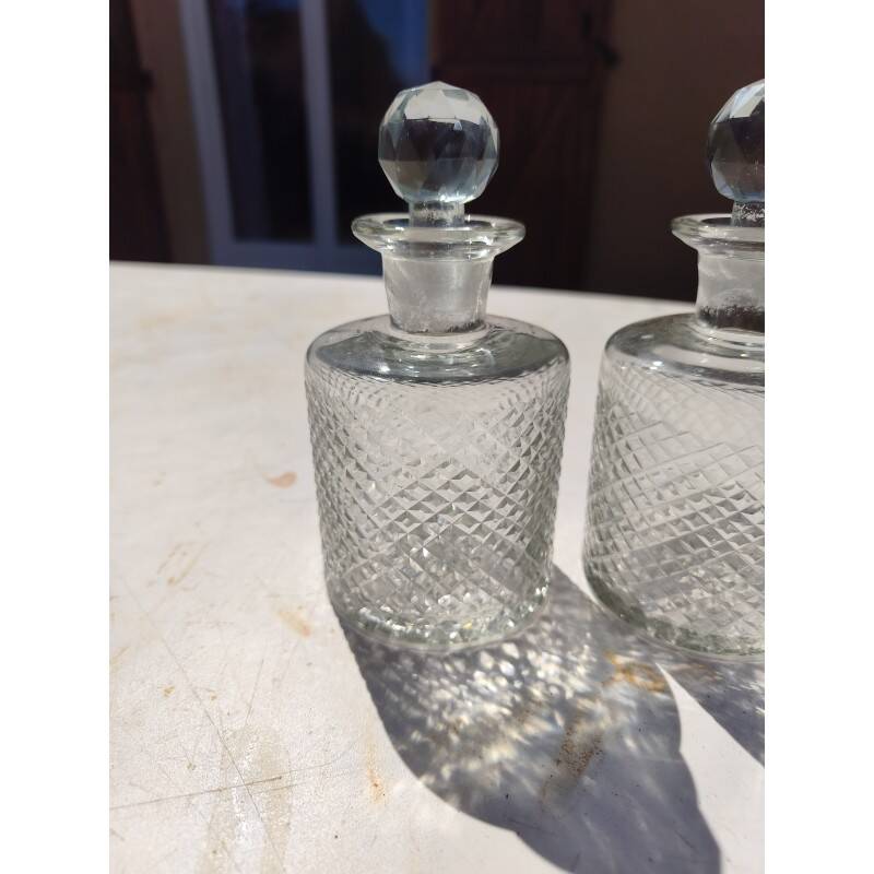 Paire de flacons en verre soufflé