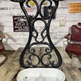 Enamelled cast iron umbrella door